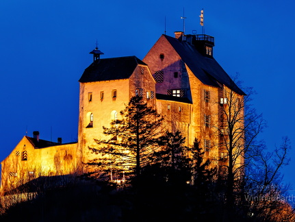 Waldburg bei daemmerung -HDR Bild