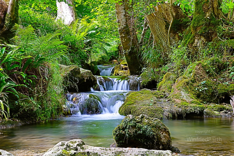 Wasserlauf_Bruehlbach_-Bad_Urach.jpg