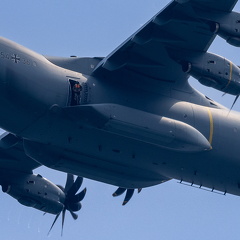 A400 Bundeswehr Fallschirmspringer ueben Wasserlandungen vor Bodman-Ludwigshafen 2