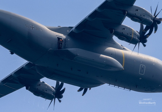 A400 Bundeswehr Fallschirmspringer ueben Wasserlandungen vor Bodman-Ludwigshafen 2