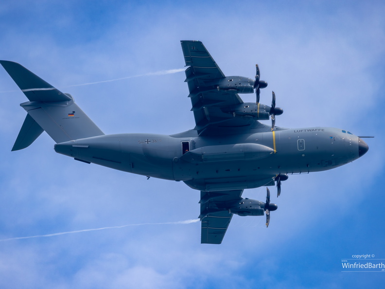 A400 Bundeswehr Fallschirmspringer ueben Wasserlandungen vor Bodman-Ludwigshafen 4